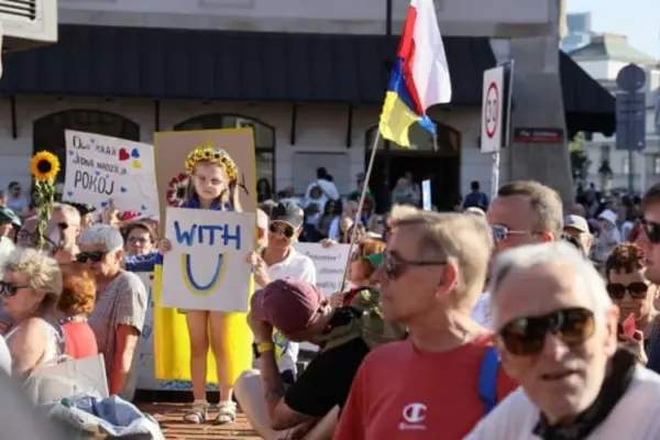«Не будь байдужим»: 22 міста Польщі вийшли на акції проти нападів на українців
