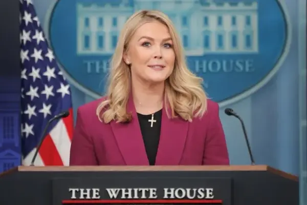Хронологія відставки Левітт: що повідомив Трамп і коли це сталося