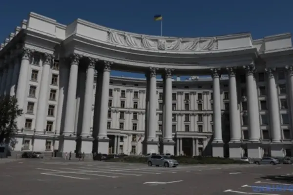 У МЗС заявили про відсутність сигналів від посольств про переїзд із Києва